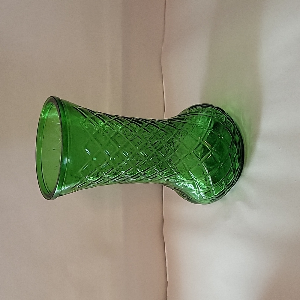 Hoosier Glass 4086 Green Vase